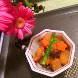 鶏手羽トロ肉と根菜の韓国風コチュジャン煮